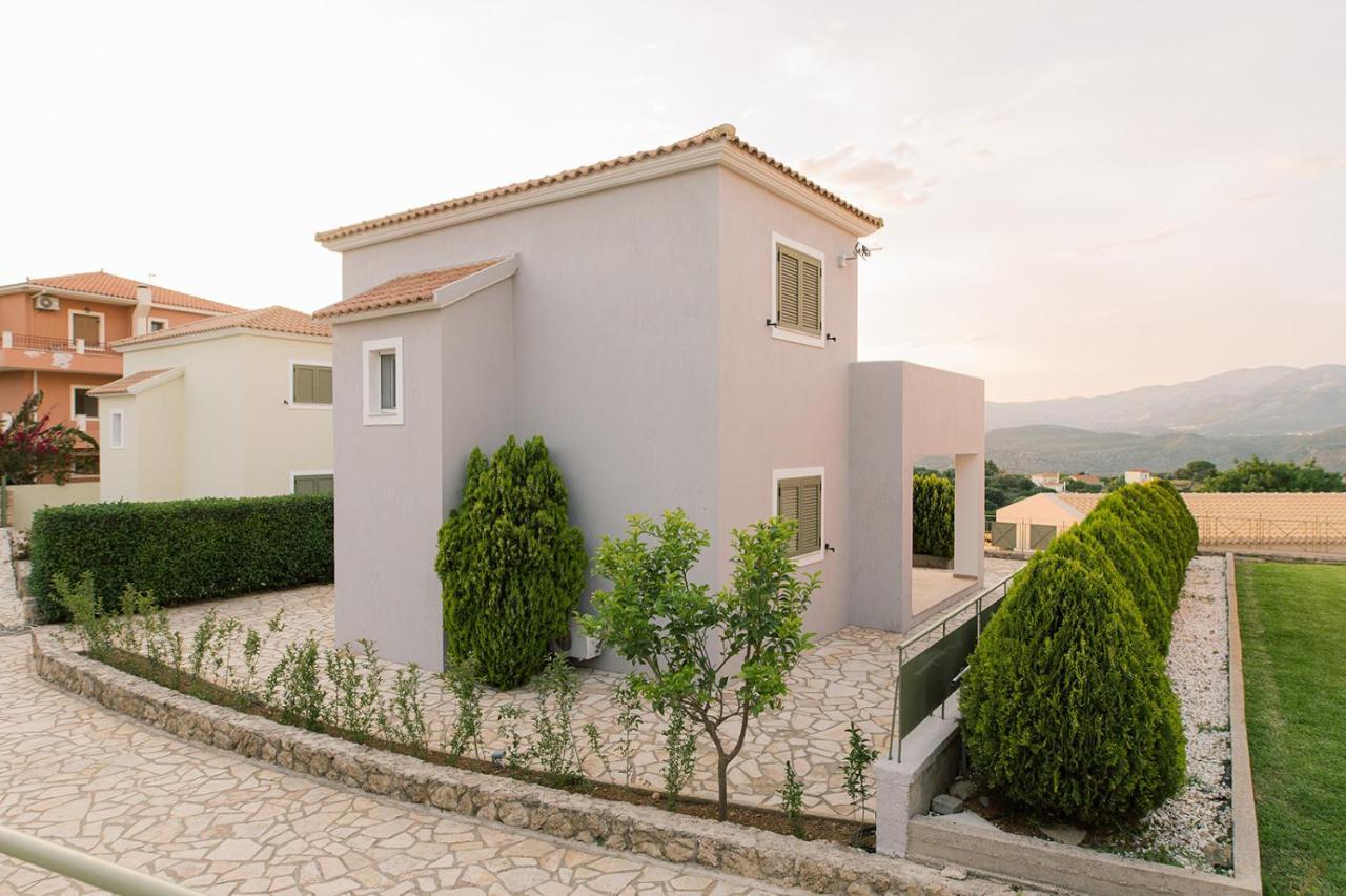 Vasilopoulos Residences - Villa Emelia With Shared Pool 阿尔戈斯托利翁 外观 照片