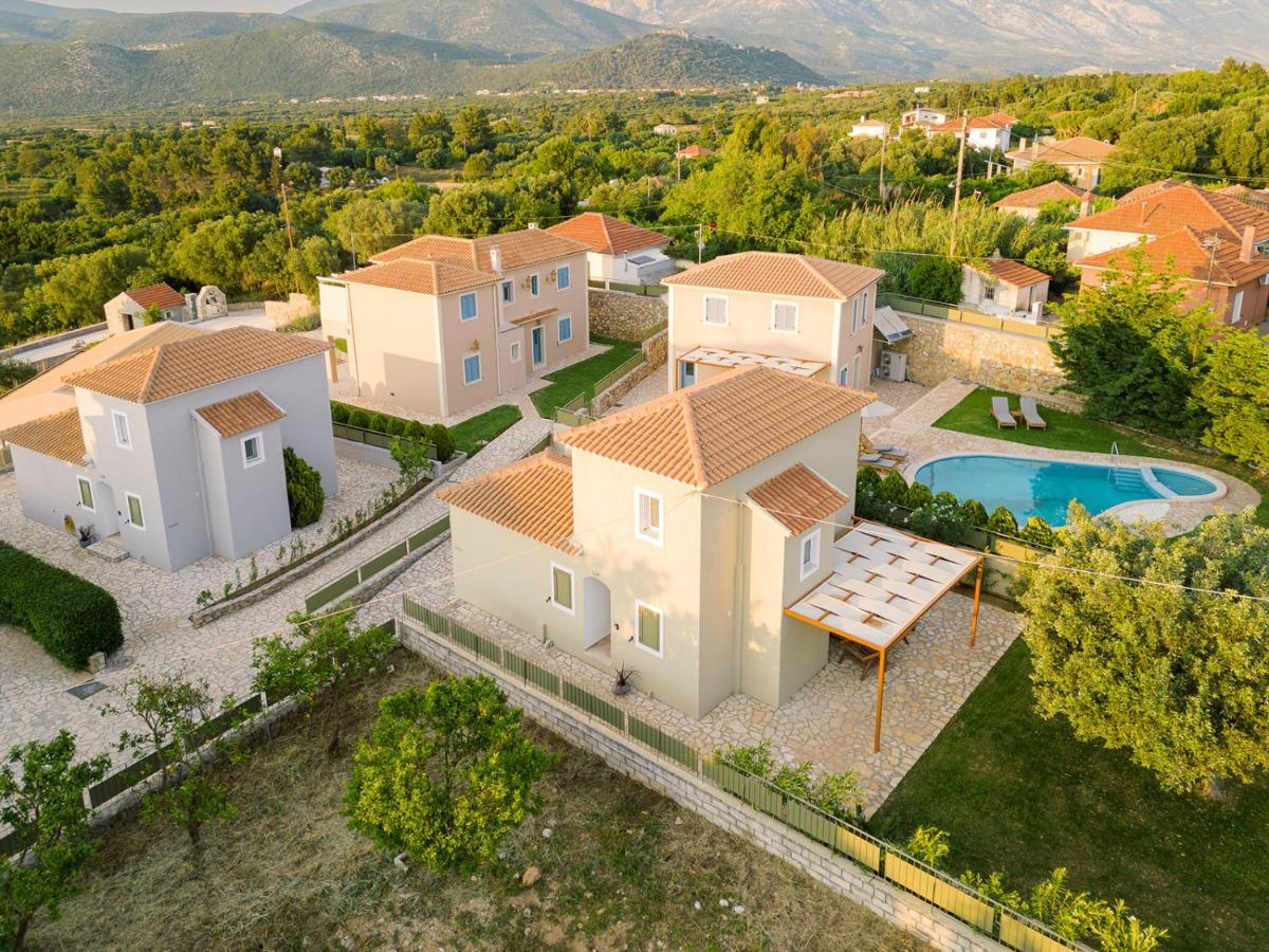 Vasilopoulos Residences - Villa Emelia With Shared Pool 阿尔戈斯托利翁 外观 照片