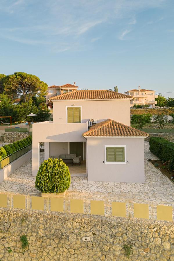 Vasilopoulos Residences - Villa Emelia With Shared Pool 阿尔戈斯托利翁 外观 照片