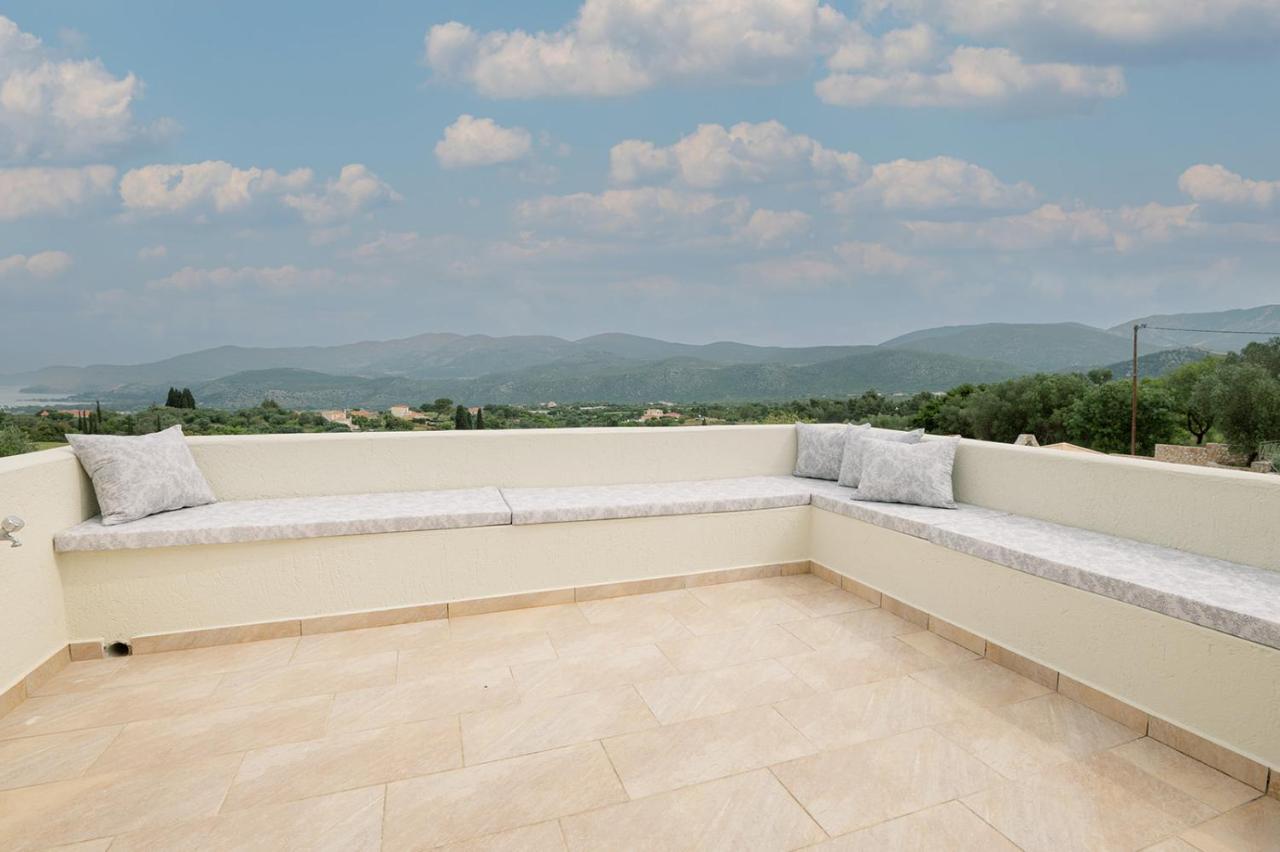 Vasilopoulos Residences - Villa Emelia With Shared Pool 阿尔戈斯托利翁 外观 照片