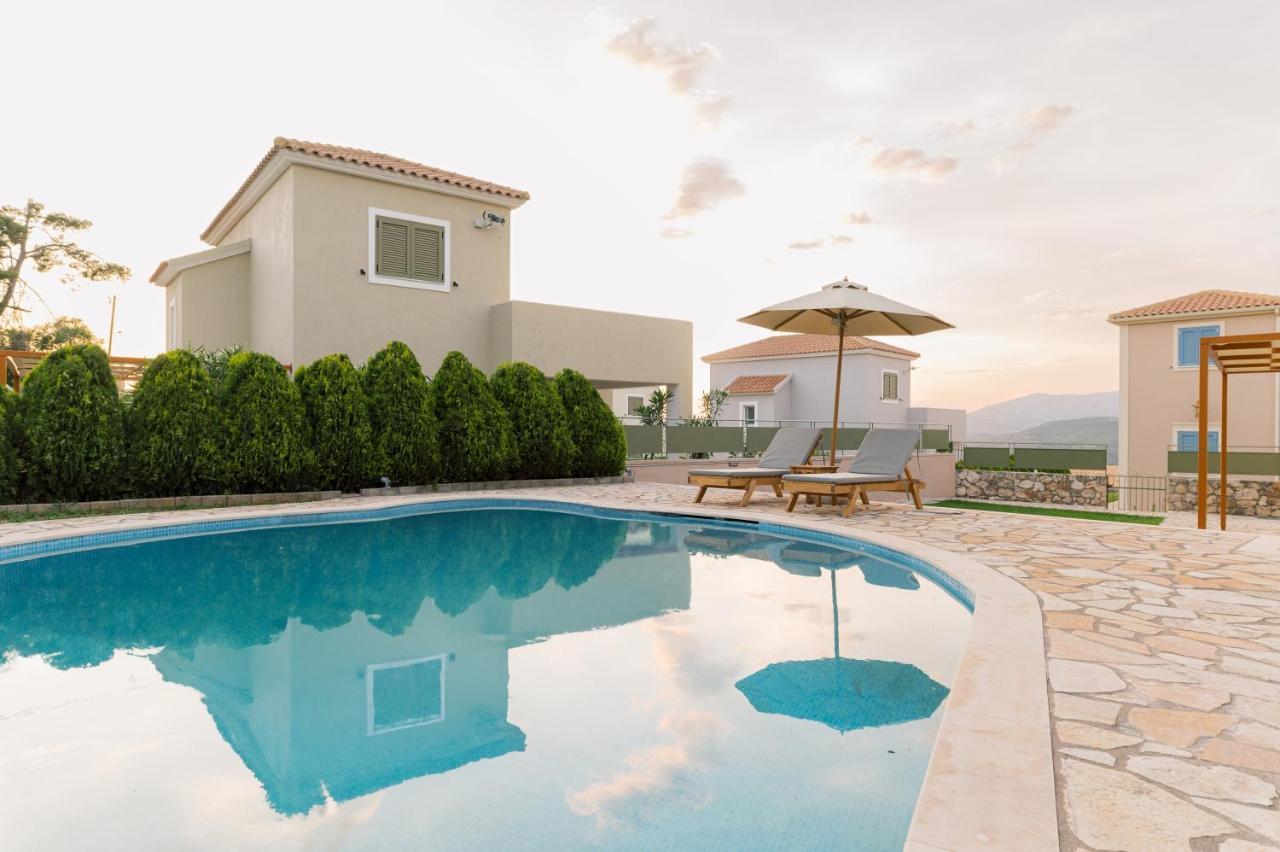 Vasilopoulos Residences - Villa Emelia With Shared Pool 阿尔戈斯托利翁 外观 照片
